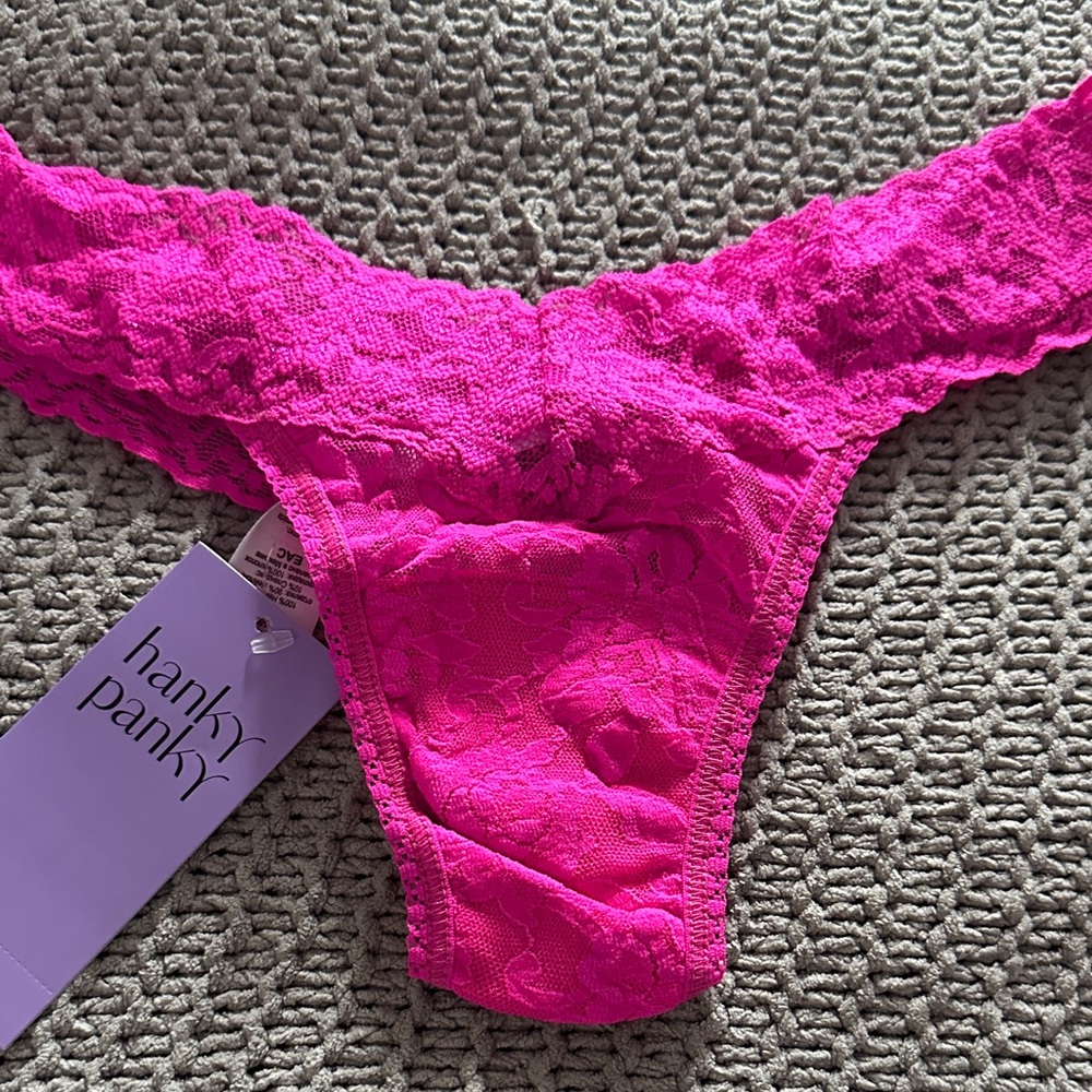 Hanky Panky Low Rise Vibrant Pink and Floral Lace Thongs - Picture 3 of 4